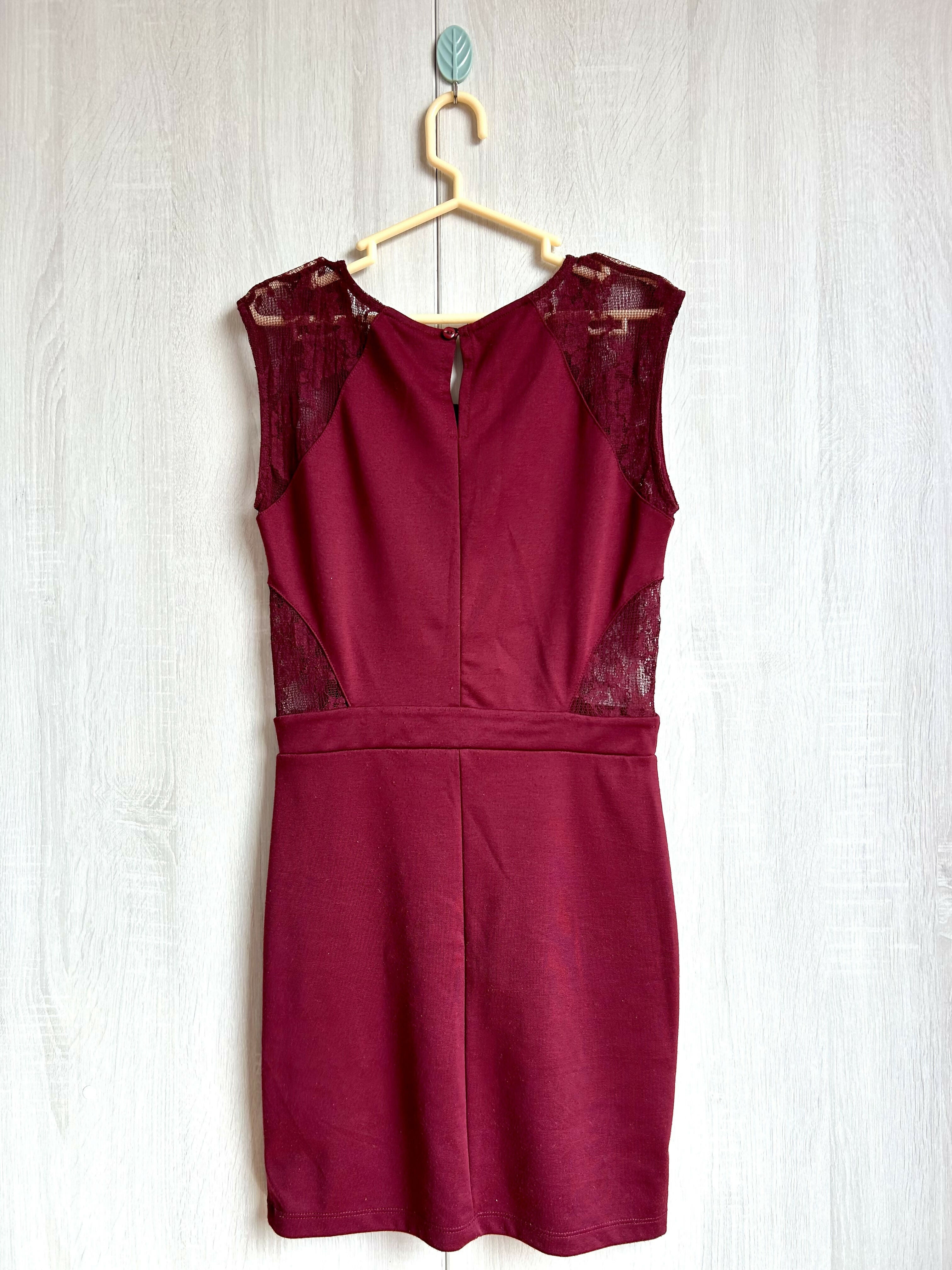 Vestido Elegante Color Vino con Encaje