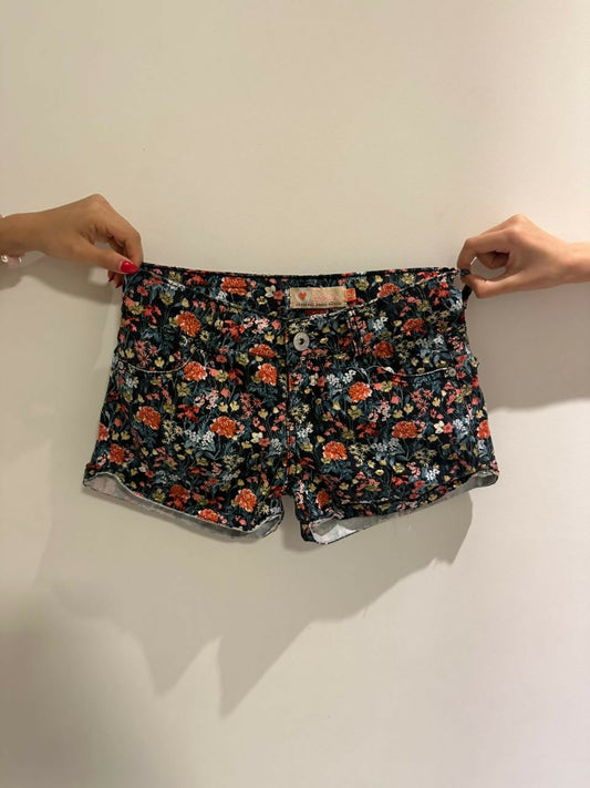 Short floreado