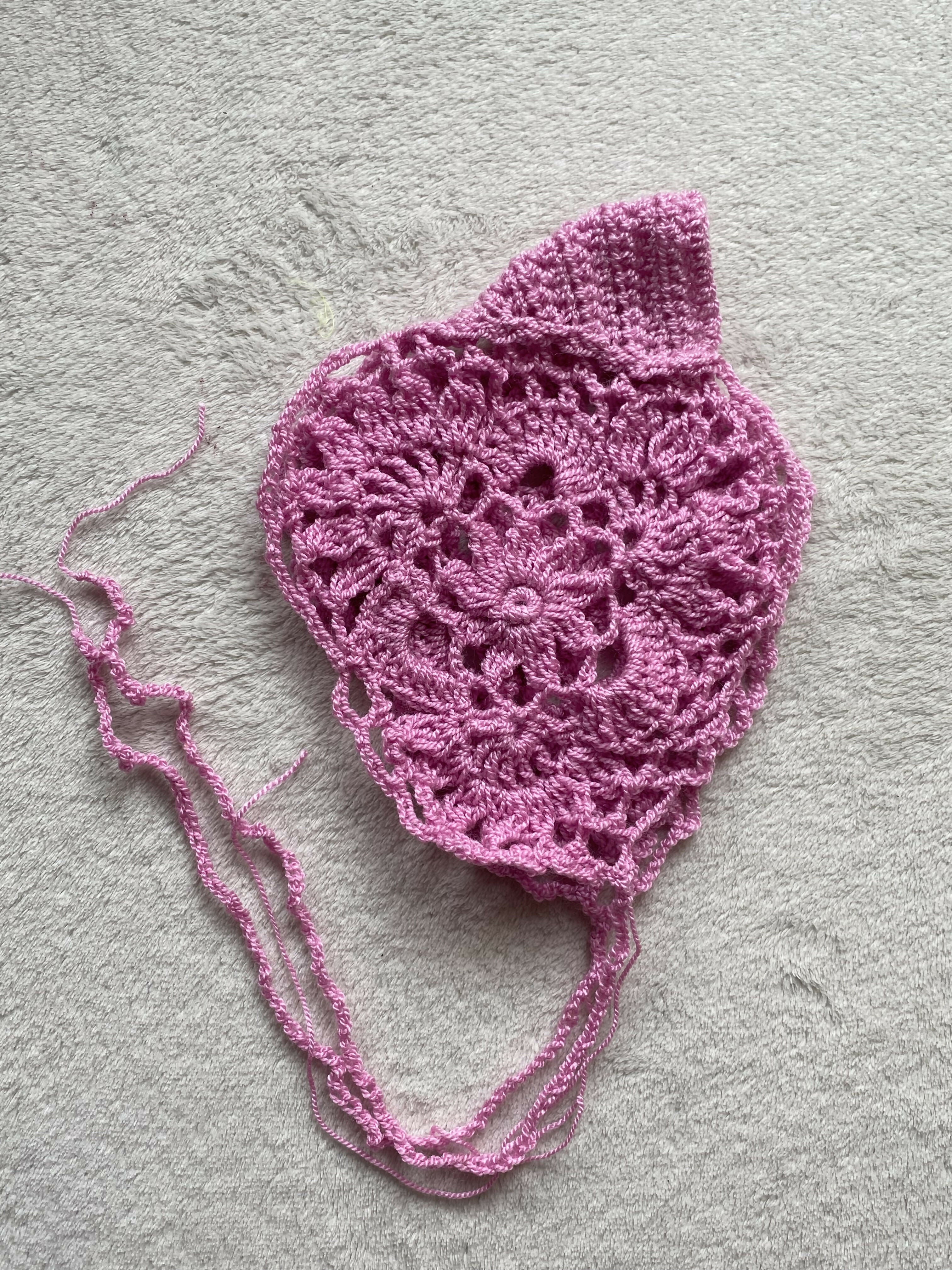Lace-heart bonnet