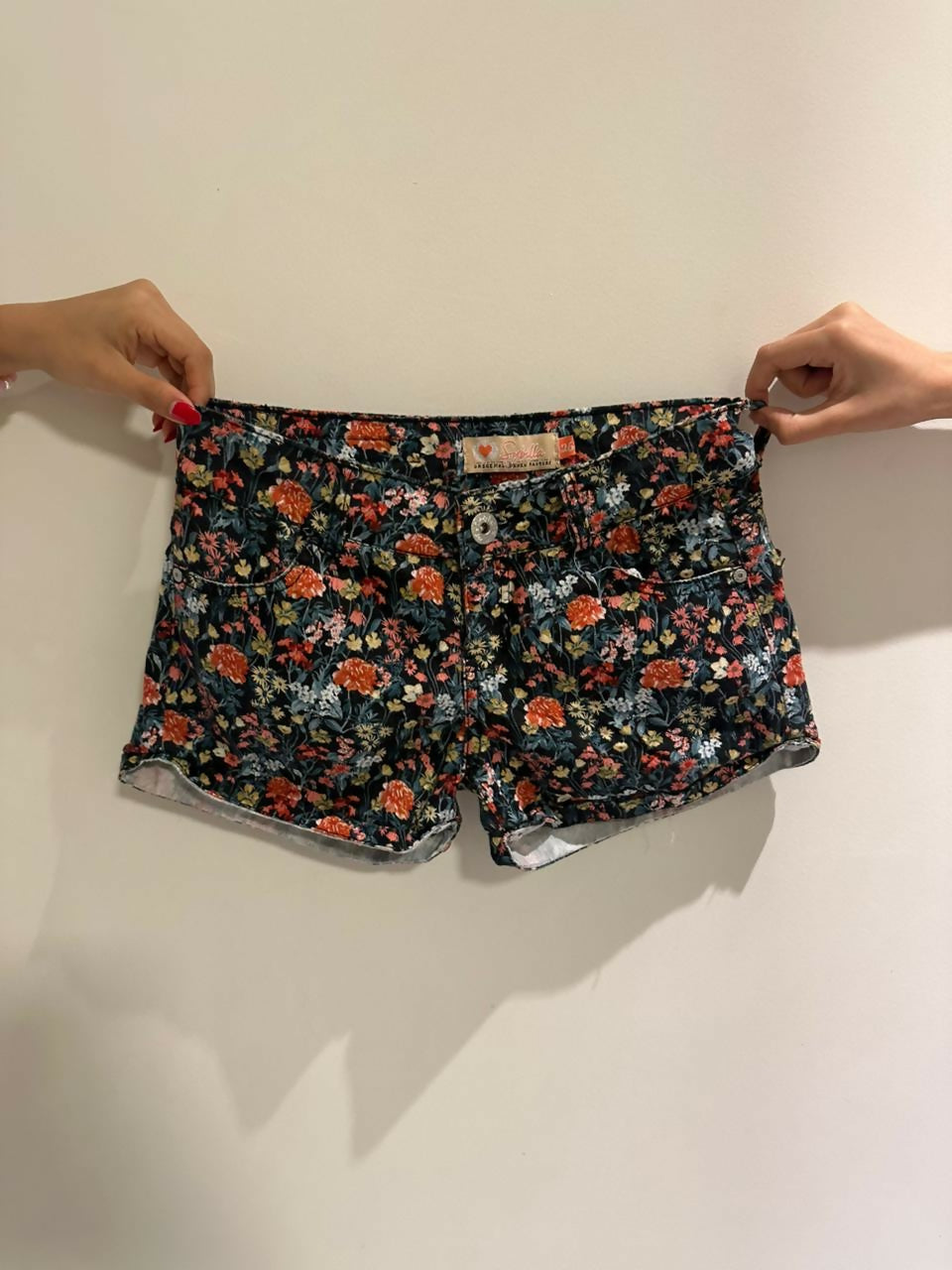 Short floreado