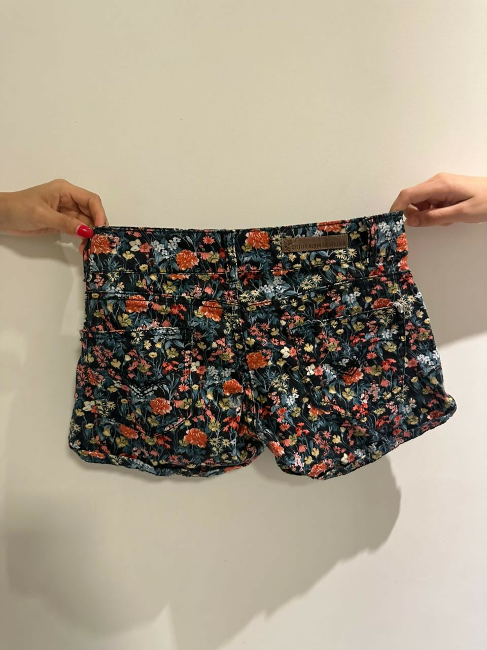Short floreado