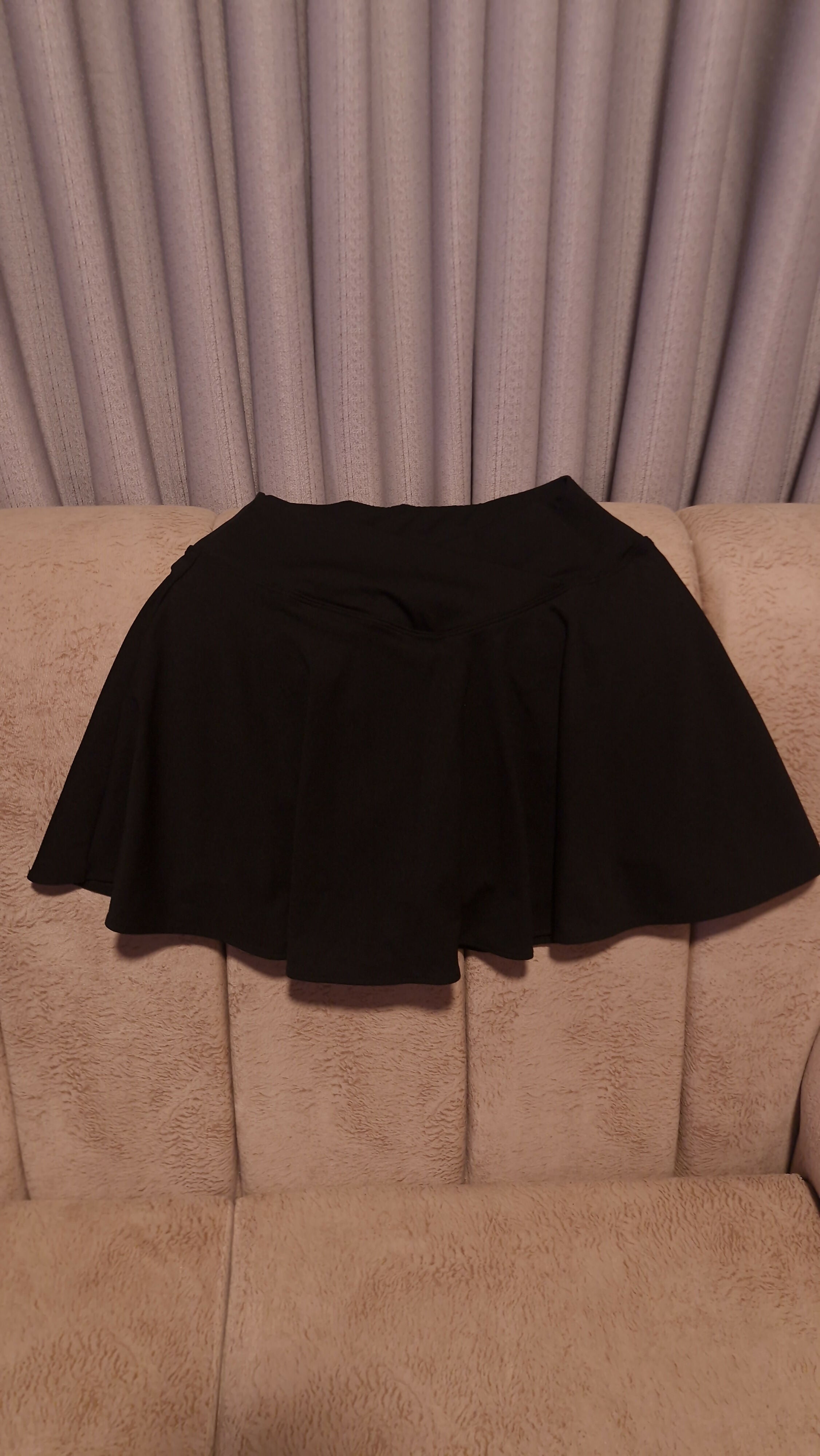 Falda short deportiva vuela